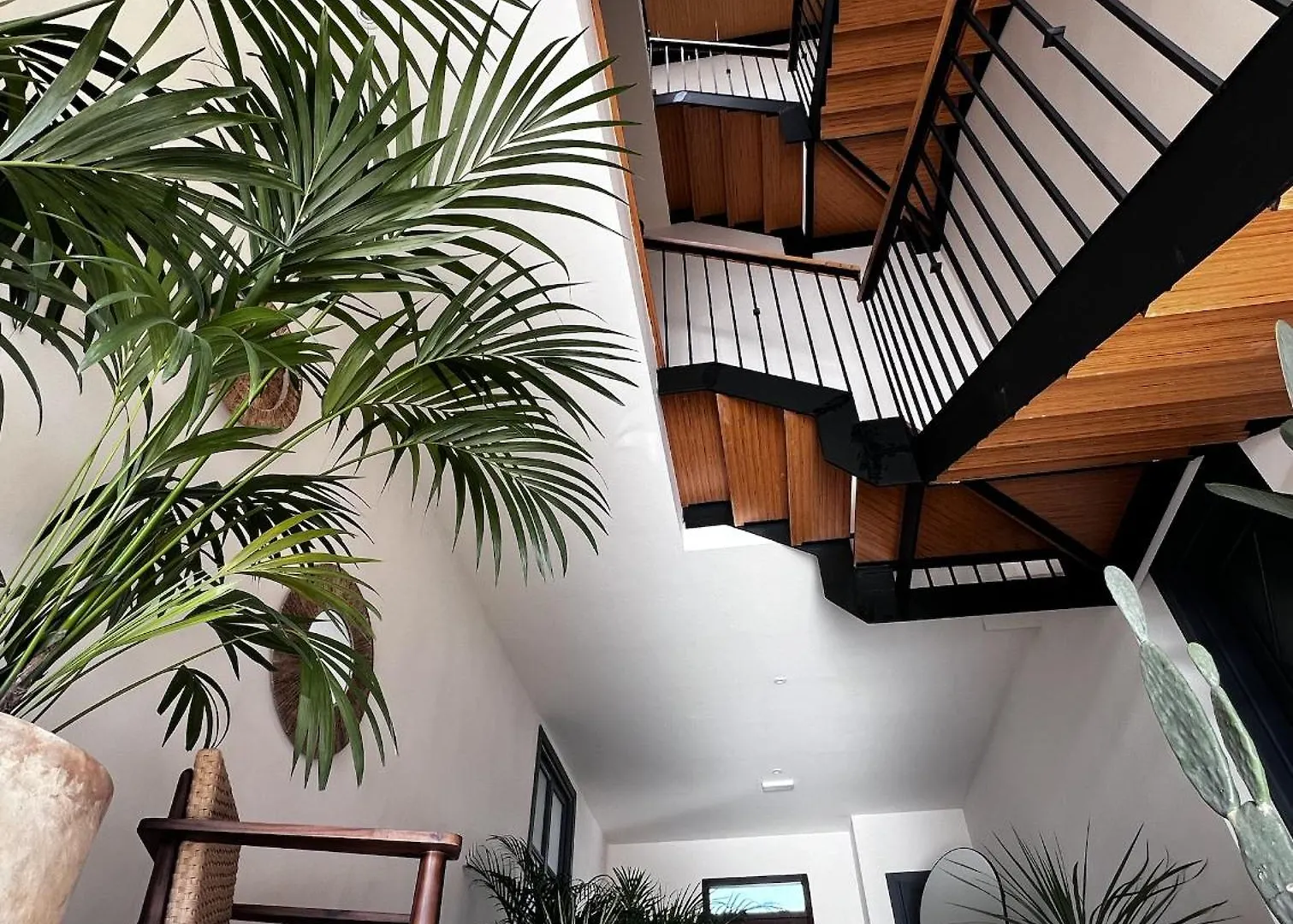 Elysium Luxury Stays Melegis Hotel