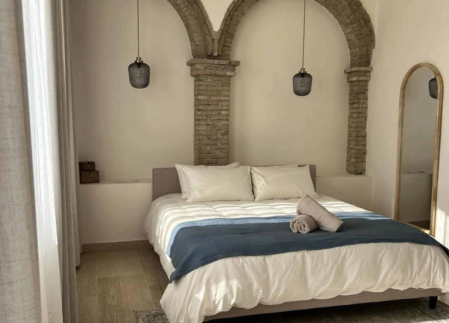Elysium Luxury Stays Melegis