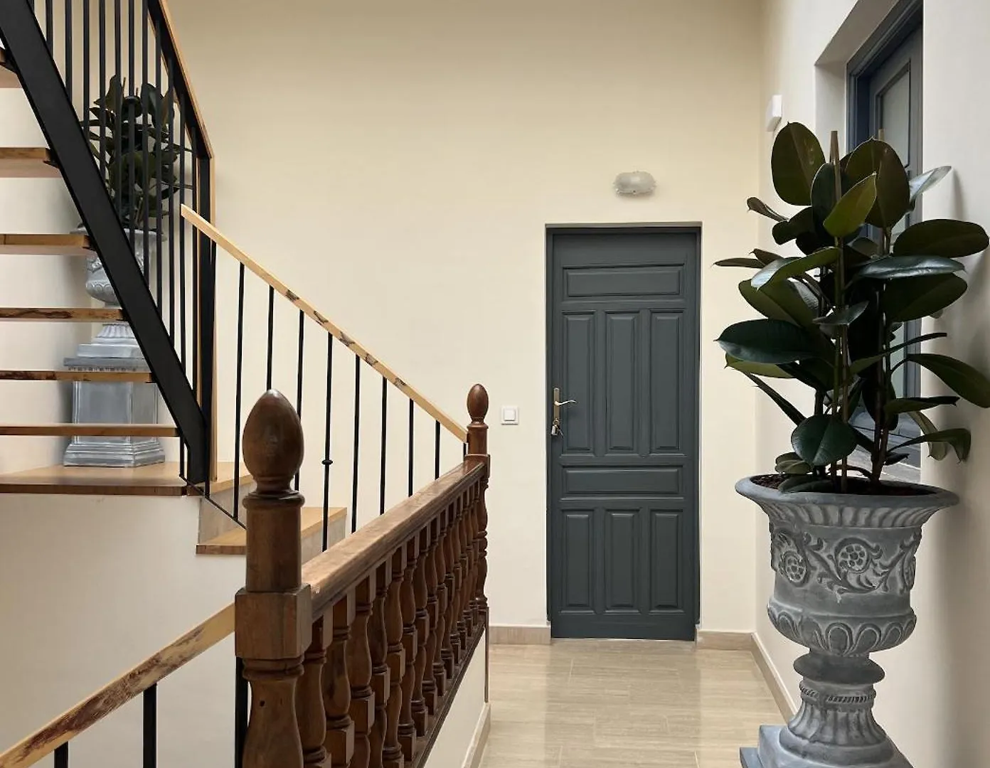Elysium Luxury Stays Melegis